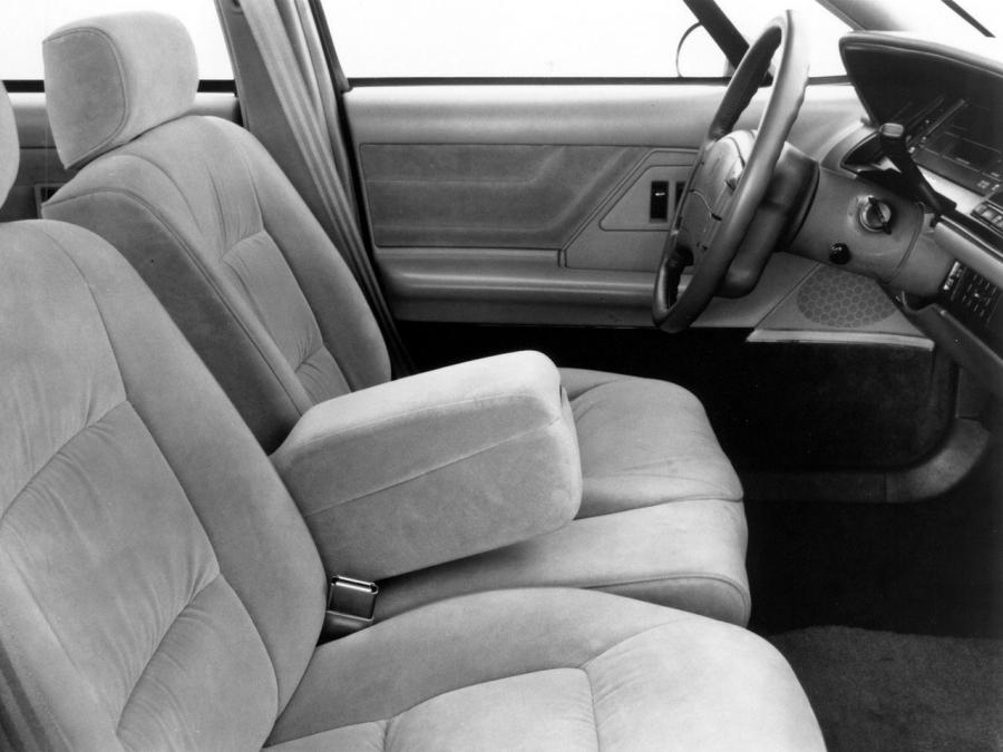  Oldsmobile Eighty Eight Royale 1992 года  (фото 2 из 4)